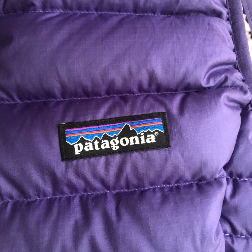 Patagonia Down Sweater Vest. Purple. Size XS